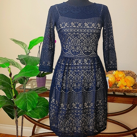 B Darlin Dresses & Skirts - Dress, Junior, Classic Lace, perfect for Prom, school dance, cocktail.